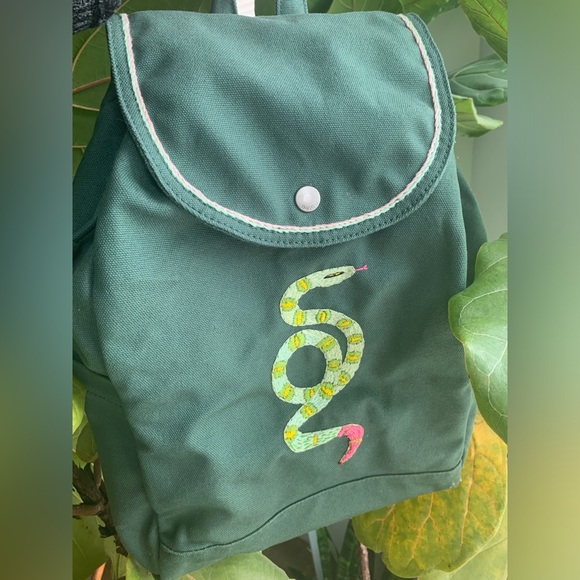 BAGGU - Teal green snake snap backpack - Hand embroidery - New with Tags - Picture 5 of 12